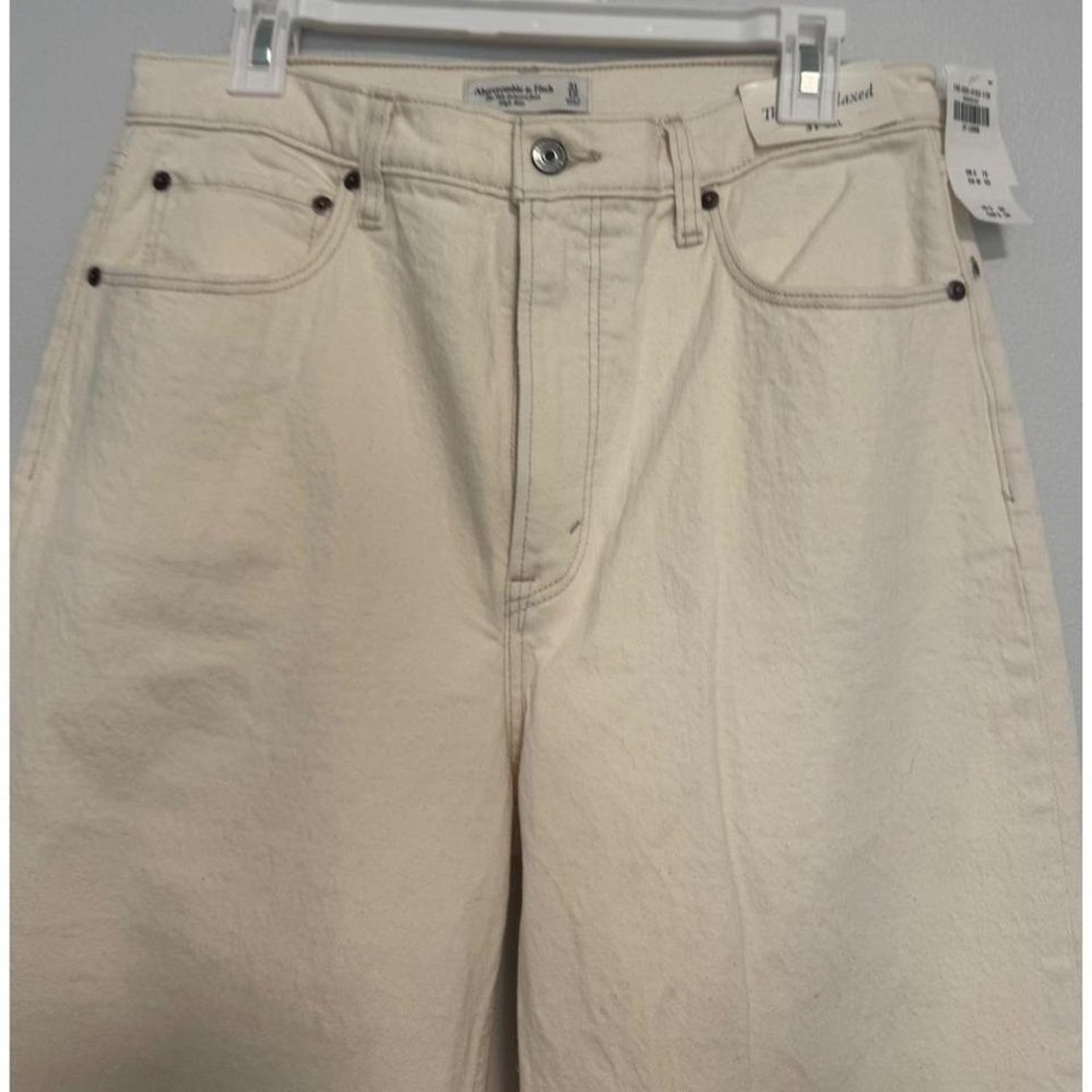 Abercrombie & Fitch The 90s Relaxed High Rise Jeans Beige Women's Size 31 Long - Picture 3 of 6